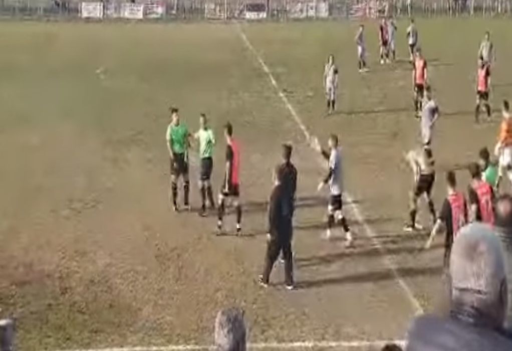 Νέο επεισόδιο βίας σε ερασιτεχνικό πρωτάθλημα-«Μπούκαραν» στο γήπεδο και έδειραν διαιτητή (VIDEO)