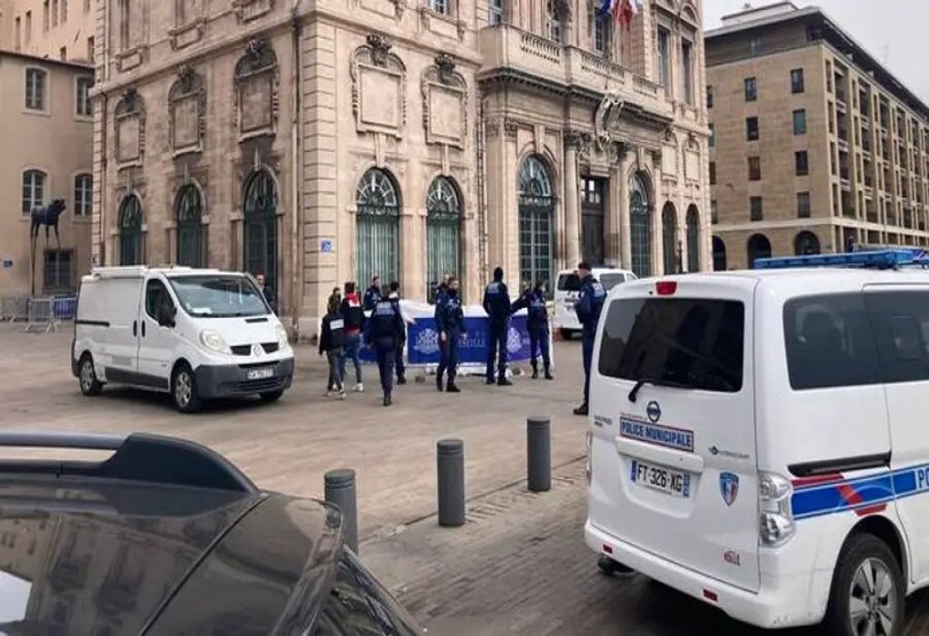 Γαλλία: Επίθεση με μαχαίρι στη Μασσαλία – Νεκρός ο δράστης – Ένας τραυματίας αστυνομικός (VIDEO)