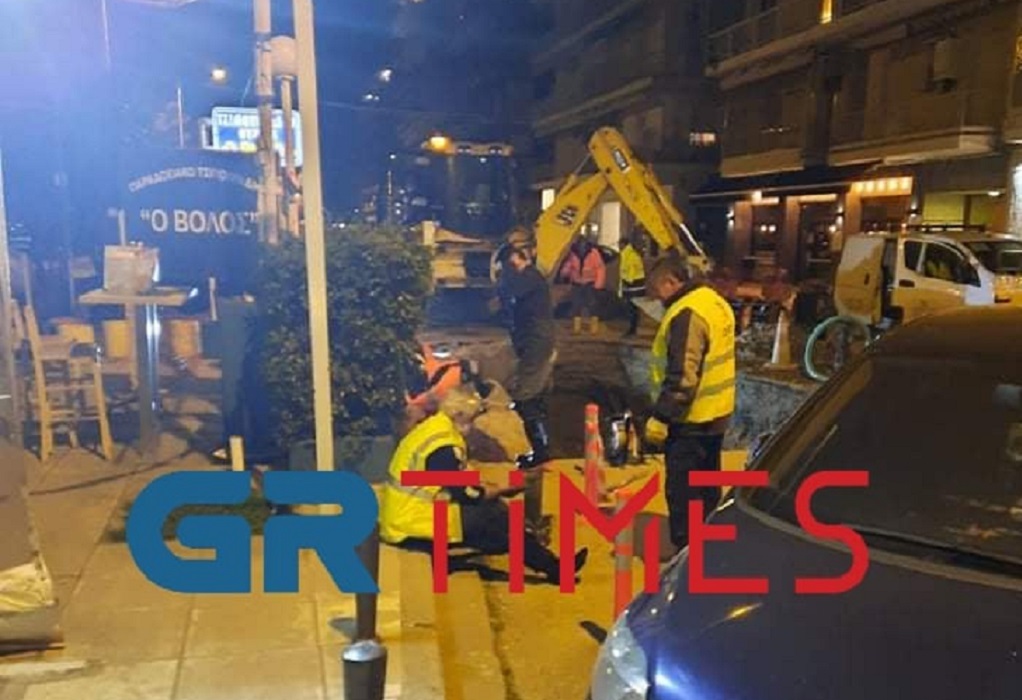 Θεσσαλονίκη: Έσπασε αγωγός αποχέτευσης – Νυχτερινές εργασίες από συνεργεία (ΦΩΤΟ-VIDEO)