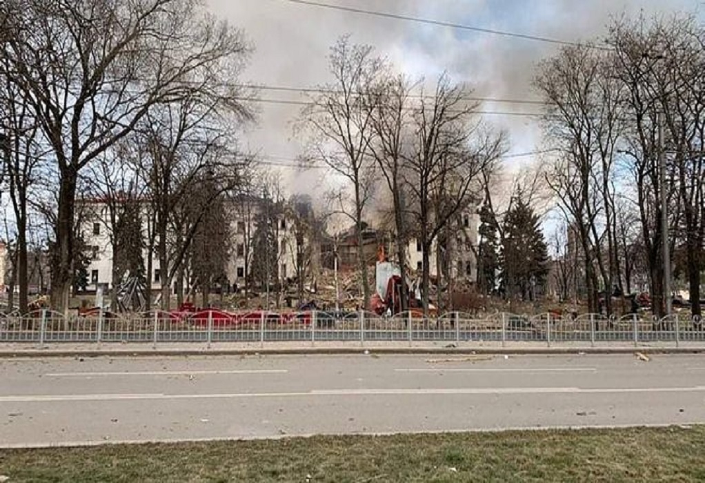 Ουκρανία: Ανασύρθηκαν 130 ζωντανοί άνθρωποι από τα ερείπια του θεάτρου στη Μαριούπολη