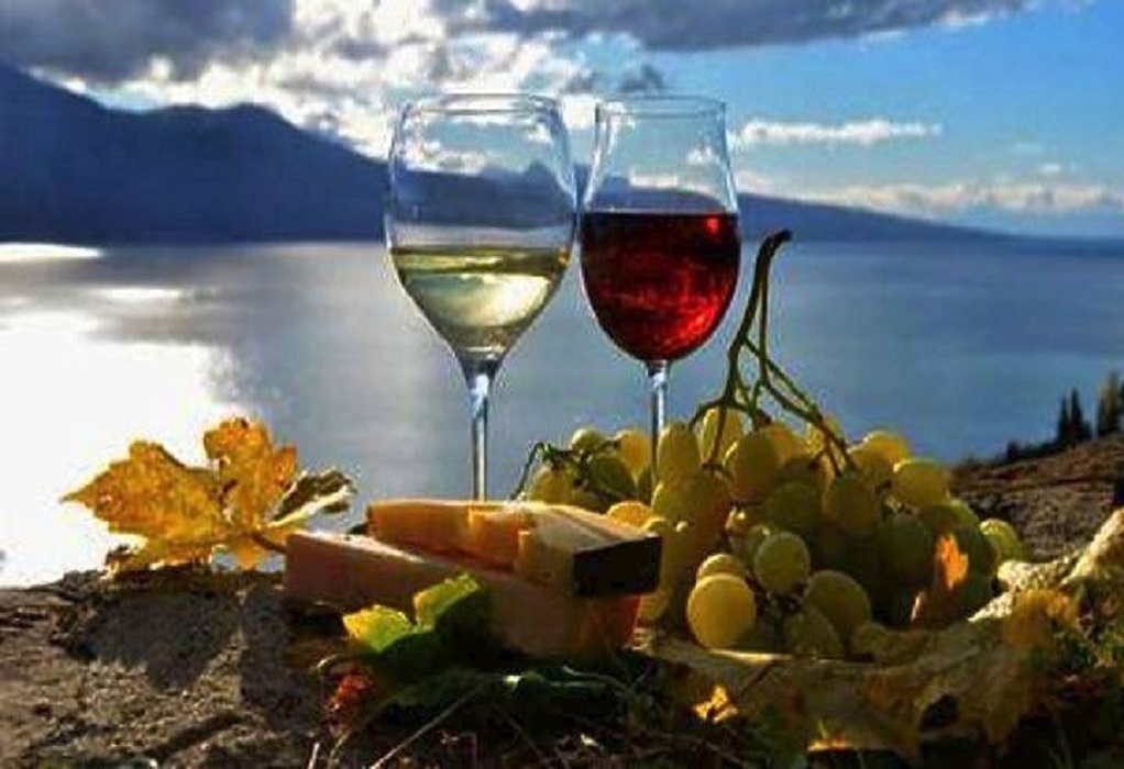 Ο οινοτουρισμός της Ελλάδας “λάμπει” διεθνώς – Το δημοφιλέστερο ελληνικό κρασί