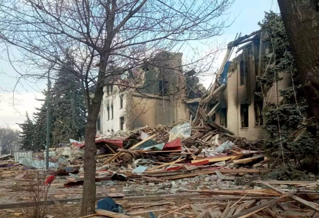 Ουκρανία: Παγιδευμένοι άμαχοι κάτω από ερείπια στο εργοστάσιο Αζοφστάλ στη Μαριούπολη-Μαίνονται οι συγκρούσεις (VIDEO)