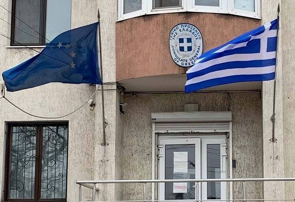 Έφτασε στη Ζαπορίζια ο Έλληνας πρόξενος Μ. Ανδρουλάκης-Θα συνεχίσει αύριο το ταξίδι της επιστροφής
