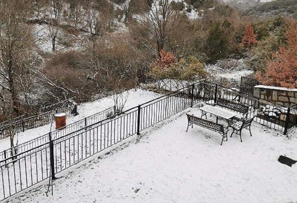 Ασθενείς χιονοπτώσεις στα περίχωρα της Θεσσαλονίκης (VIDEO)