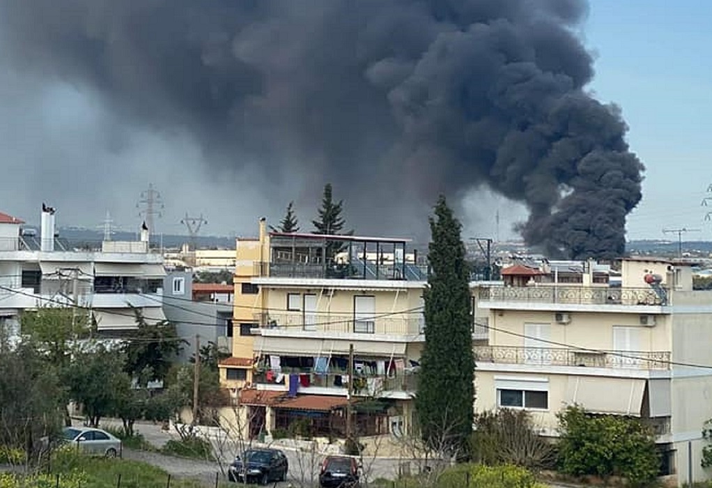 Αθήνα: Συναγερμός στην Πυροσβεστική για φωτιά στις Αχαρνές