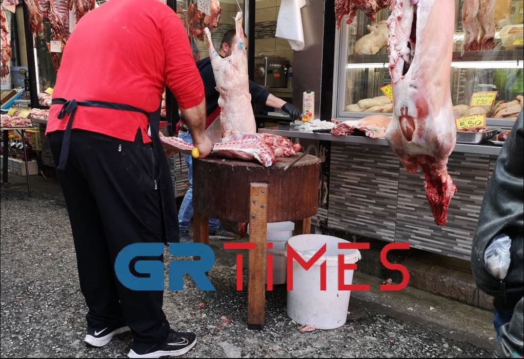 Χριστουγεννιάτικο τραπέζι: «Νικητής» το χοιρινό – Μείωση 20% στην αγορά κρέατος σε σχέση με πέρσι 