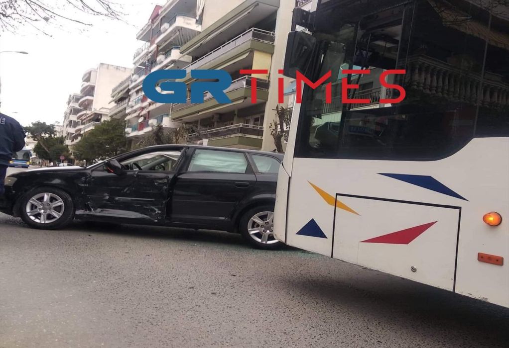 Θεσσαλονίκη: Ένας τραυματίας μετά από σύγκρουση λεωφορείου με ΙΧ στην Καλαμαριά (ΦΩΤΟ-VIDEO)