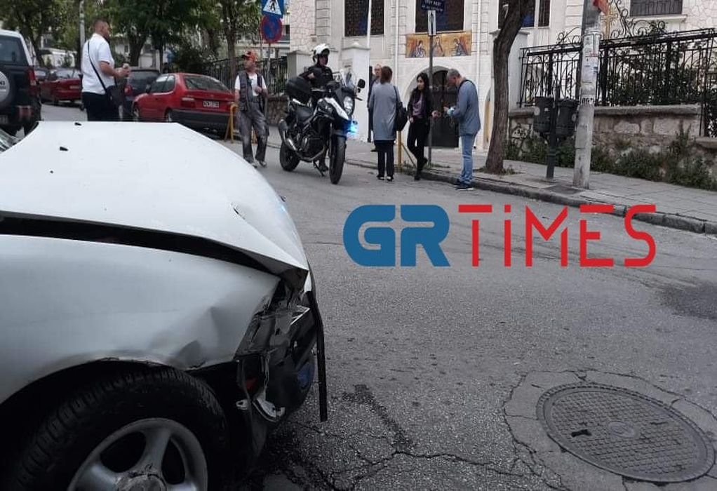 Θεσσαλονίκη: Εκτροπή αυτοκινήτου σε τοιχίο – Τραυματίστηκε ο οδηγός 