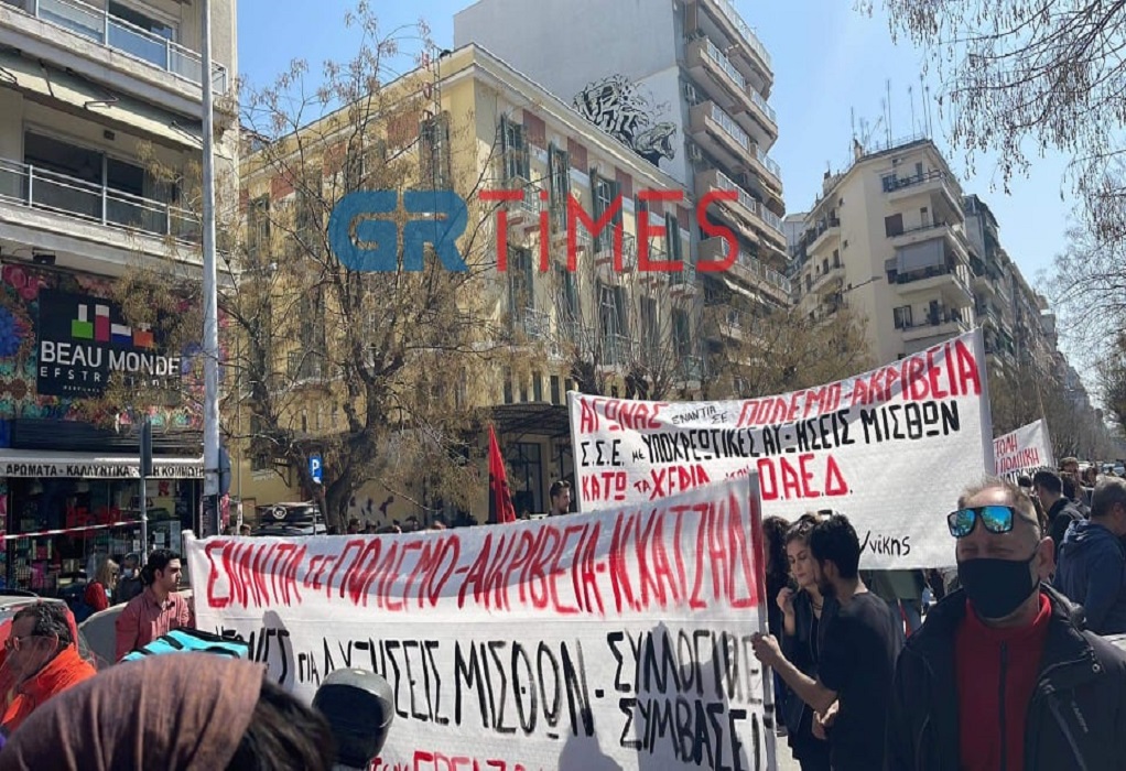 Θεσσαλονίκη-24ωρη απεργία: Σε «κλοιό» διαδηλωτών το κέντρο (ΦΩΤΟ-VIDEO)