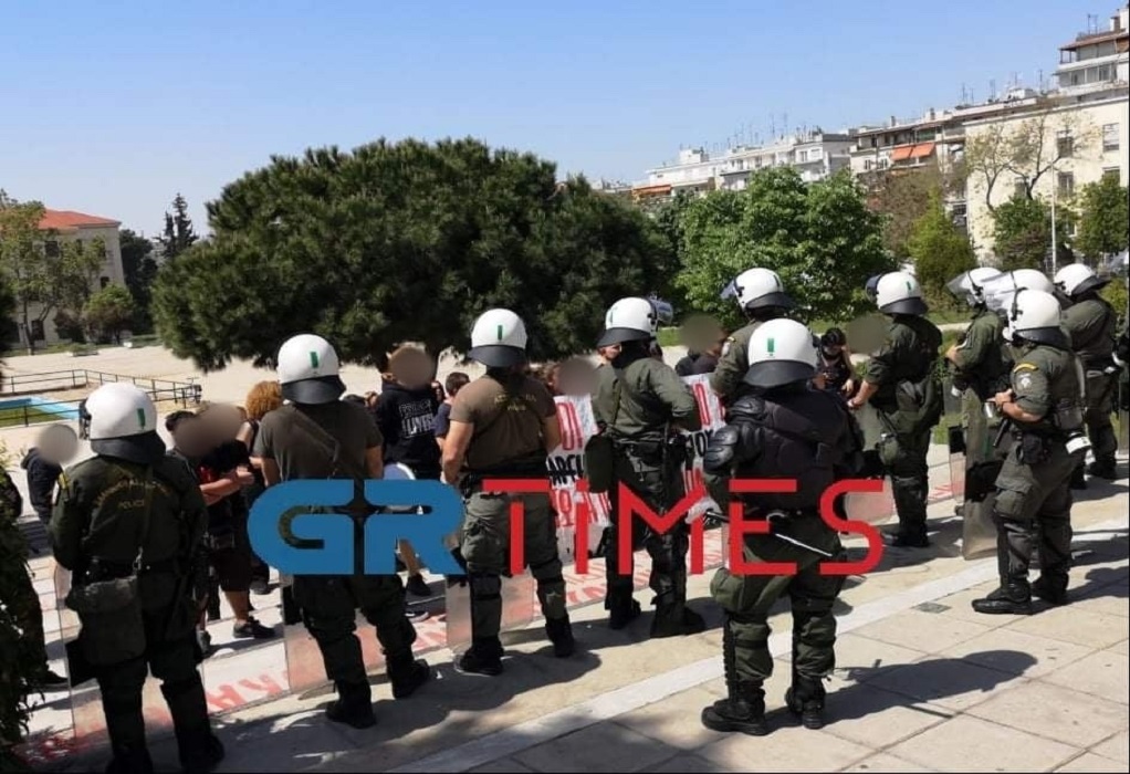 Θεσσαλονίκη: ΜΑΤ σε 24ωρη βάση στο ΑΠΘ για την κατασκευή της βιβλιοθήκης στο πρώην «Στέκι στο Βιολογικό» (VIDEO) 