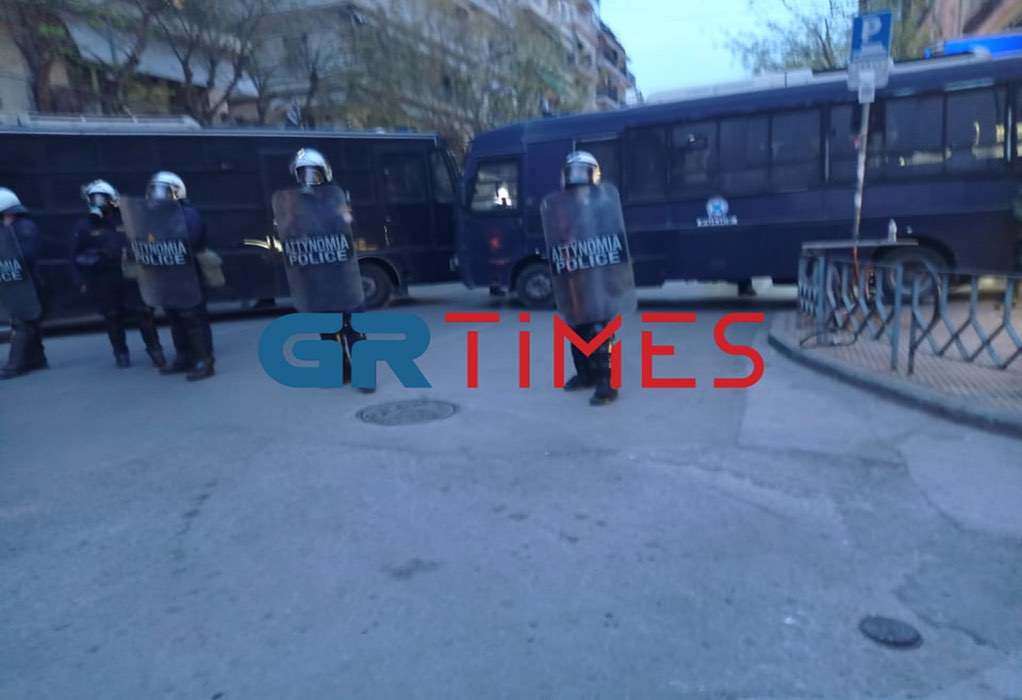 Θεσσαλονίκη: Δύο προσαγωγές Αρμενίων μετά την πορεία στο Τουρκικό Προξενείο (ΦΩΤΟ-VIDEO)