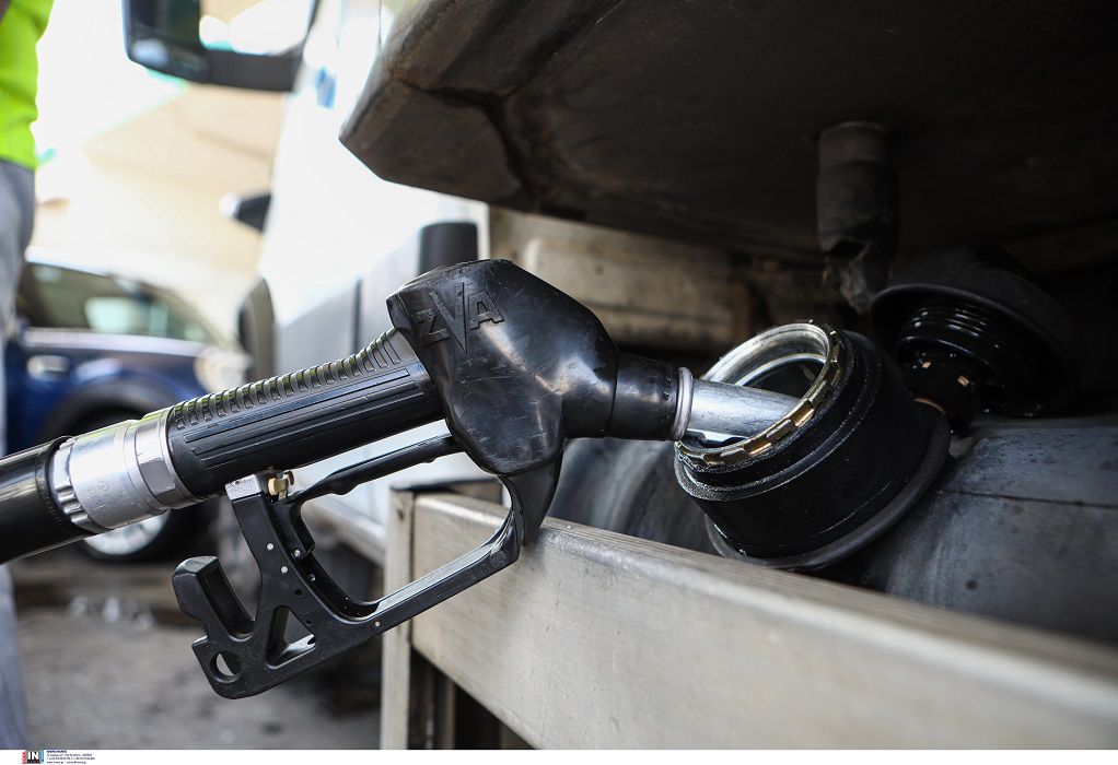 Βενζίνη: Σε καύσιμα για το Ι.Χ. το 13% του εισοδήματος