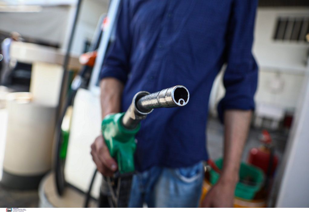 ΥΠΟΙΚ: Με μειωμένη τιμή κατά 15 λεπτά το λίτρο και τον Μάιο θα πωλείται το πετρέλαιο κίνησης