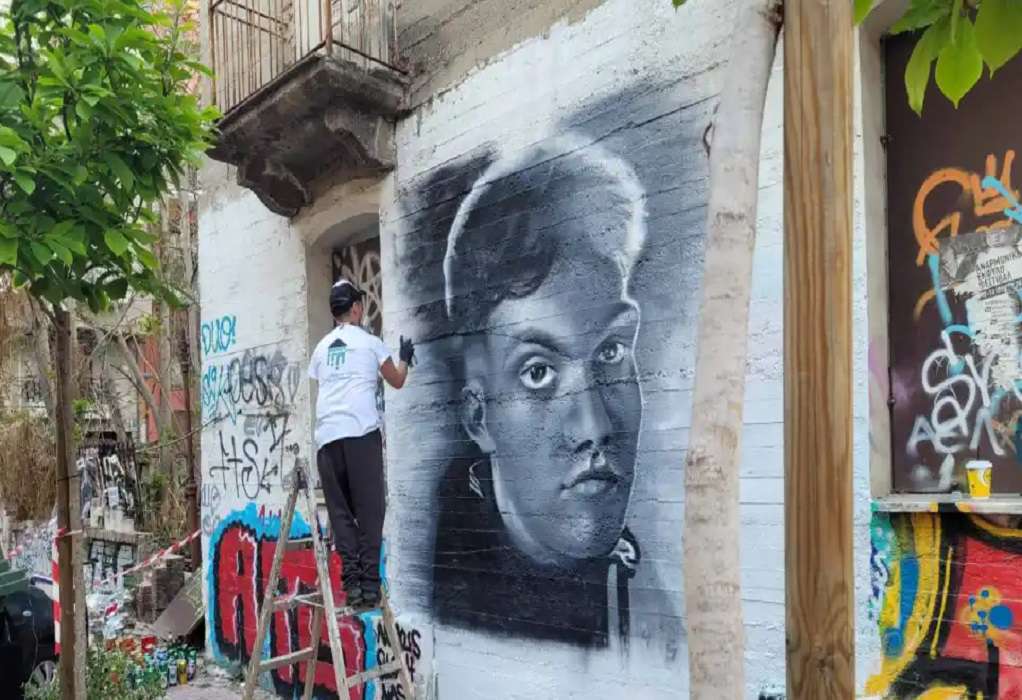 Λάρισα: Έκαναν γκράφιτι το πρόσωπο του άτυχου Νίκου που καταπλακώθηκε από τοίχο (ΦΩΤΟ)