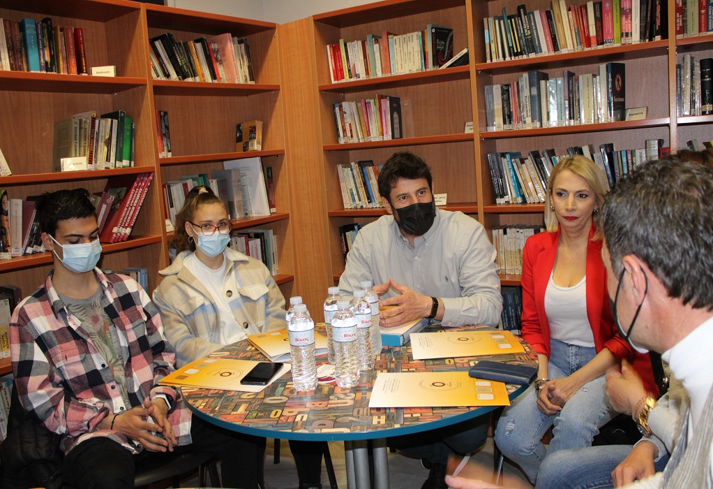 Δήμος Κορδελιού-Ευόσμου: Με εκπροσώπους μαθητών των Λυκείων συναντήθηκε ο Αλέξης Γεωργούλης