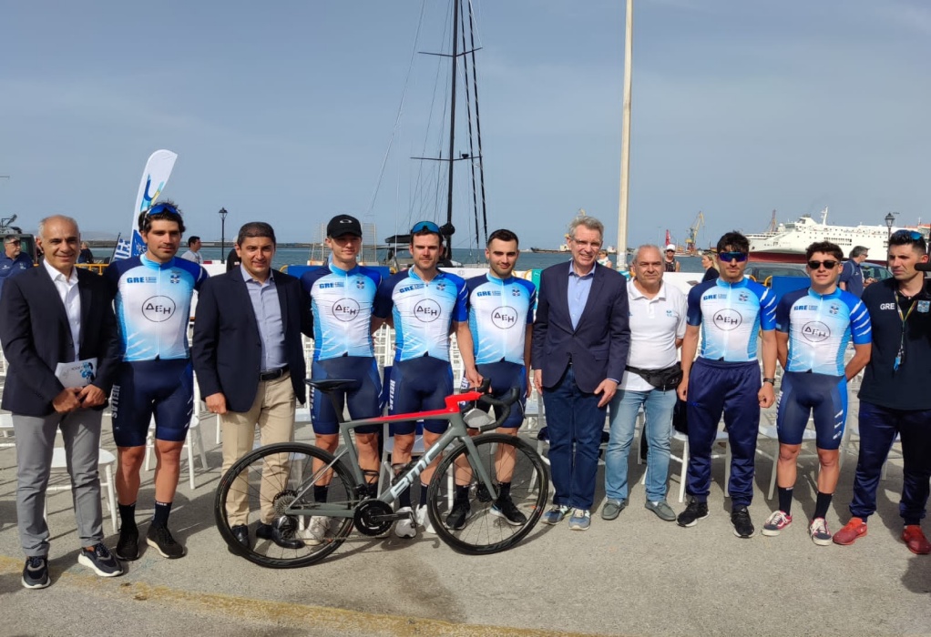 ΔΕΗ Διεθνής Ποδηλατικός Γύρος Ελλάδας: Γεύση από Ελλάδα με το μπλε της θάλασσας να «φωτίζει» την τελετή έναρξης του