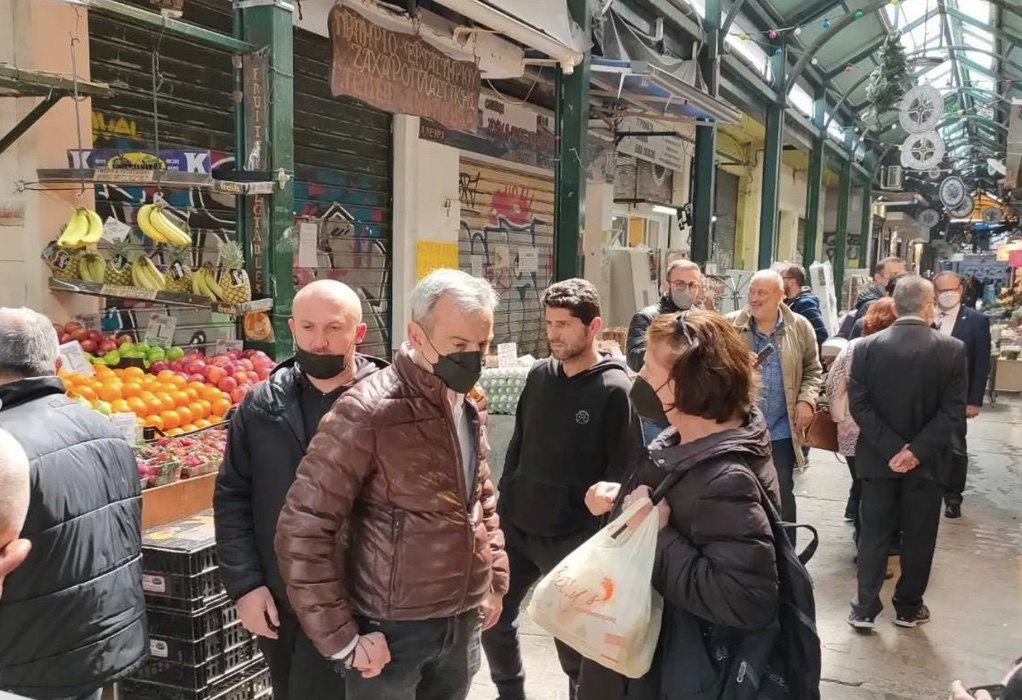 Θεσσαλονίκη: Την πασχαλινή αγορά επισκέφτηκε ο δήμαρχος Κ. Ζέρβας (ΦΩΤΟ)