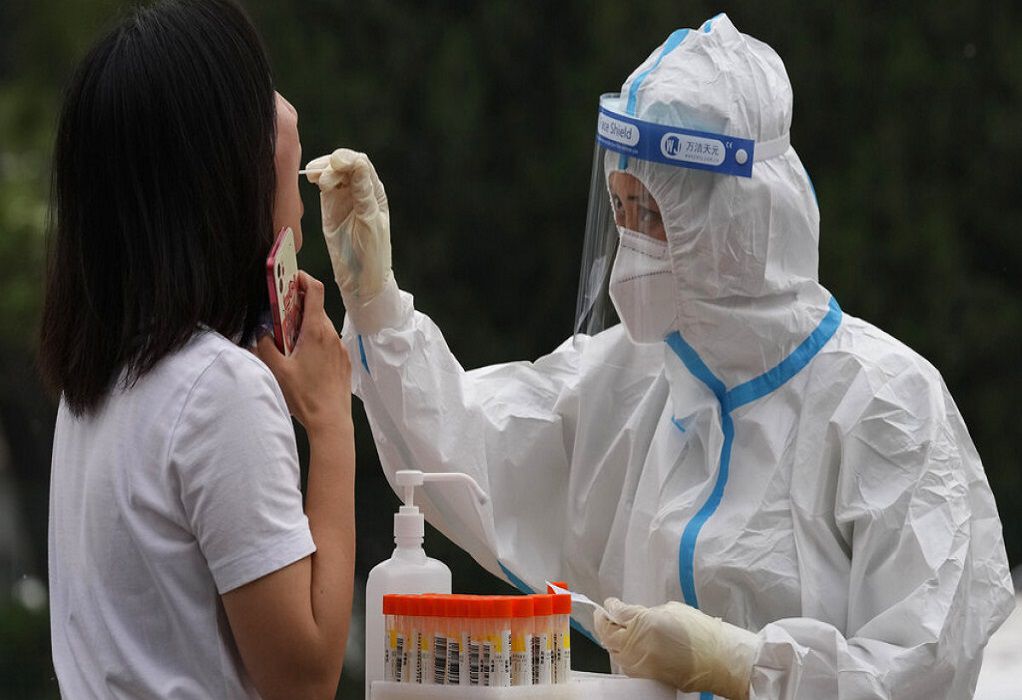 Ρεκόρ θανάτων για 3η συναπτή ημέρα στη Σανγκάη – Ξεκίνησαν τα μαζικά τεστ στο Πεκίνο