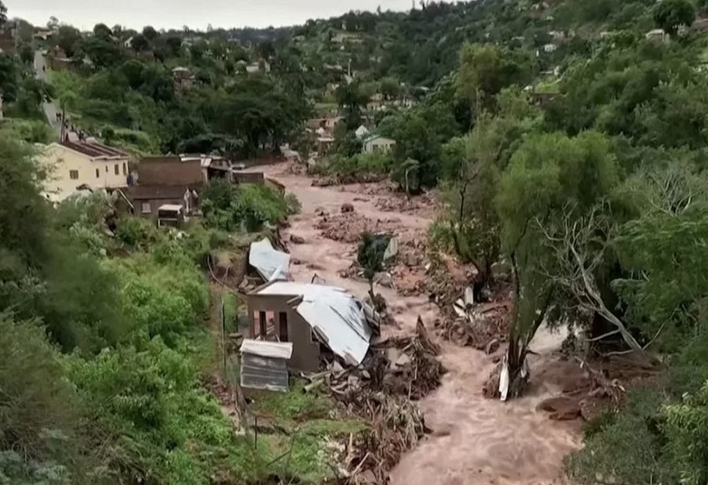 Νότια Αφρική: Σχεδόν 400 νεκροί από τις φονικές πλημμύρες