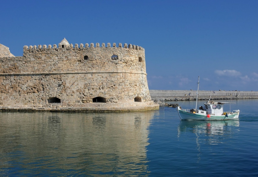 Σε απόλυτο γαστρονομικό προορισμό φιλοδοξεί να αναδειχθεί το Ηράκλειο – Προς νέο ρεκόρ βαδίζει ο τουρισμός στην Κρήτη το 2023