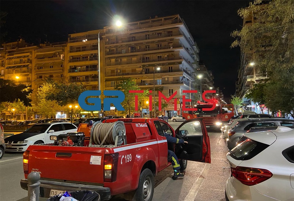 Θεσσαλονίκη: Συναγερμός για φωτιά σε διαμέρισμα- Επί τόπου η Πυροσβεστική (ΦΩΤΟ-VIDEO)