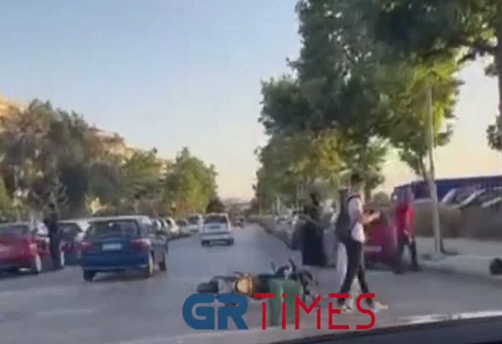 Θεσσαλονίκη: Τροχαίο με πτώση δικυκλιστή στη Μ. Κάλλας (VIDEO)