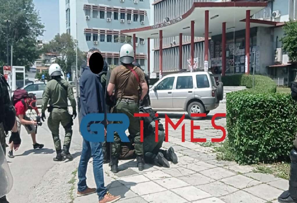 Θεσσαλονίκη: Σε σύλληψη μετατράπηκε η προσαγωγή στο ΑΠΘ