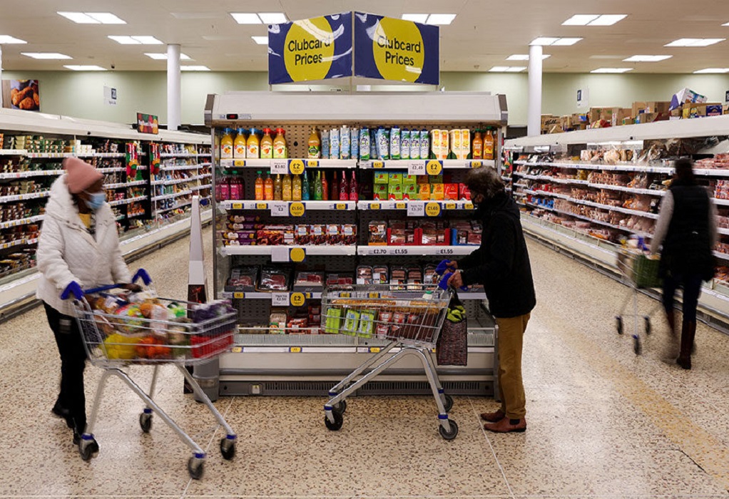 Βρετανία: Ένας στους τέσσερις πολίτες παραλείπει γεύματα, λόγω ακρίβειας