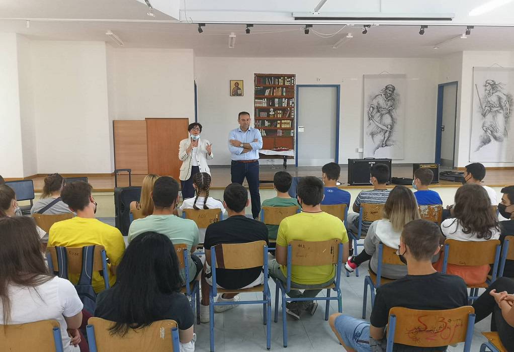 Επιμελητήριο Χαλκιδικής: Επίσκεψη μελών της διοίκησης στο 2ο Γυμνάσιο Νέων Μουδανιών