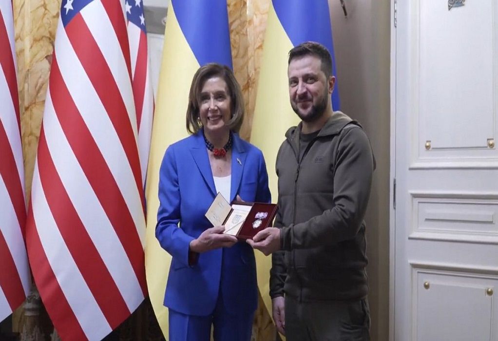 Στο Κίεβο η Νάνσι Πελόζι – Συναντήθηκε με τον Ζελένσκι (VIDEO)