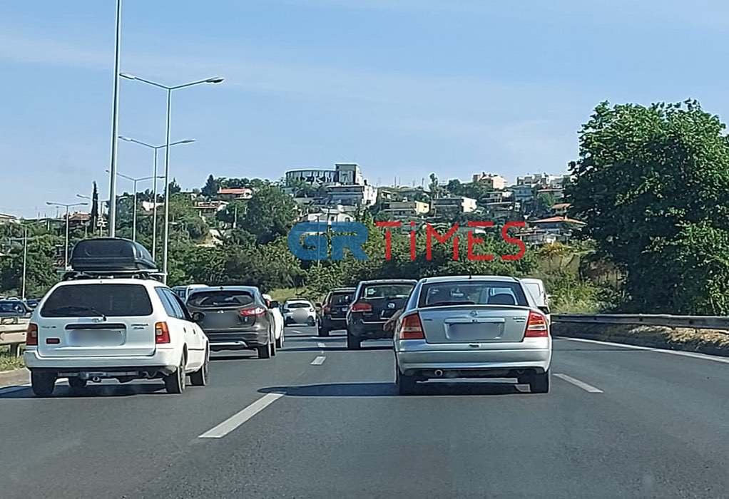 Θεσσαλονίκη: Της… υπομονής η Περιφερειακή – Καραμπόλα τριών οχημάτων (ΦΩΤΟ)