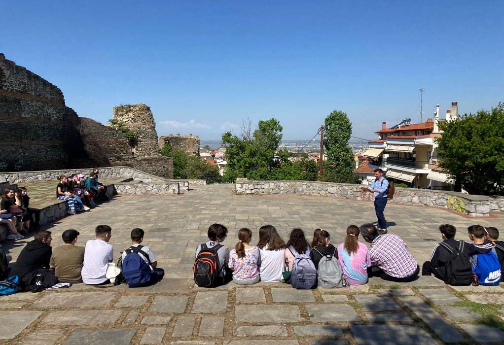 Μαθήματα ιστορίας μέσα από διαδραστικά παιχνίδια με φόντο τα βυζαντινά τείχη της Θεσσαλονίκης (ΦΩΤΟ)