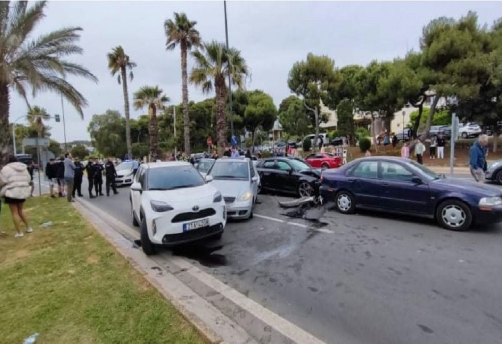Αθήνα: Καραμπόλα πέντε οχημάτων στη Λεωφόρο Ποσειδώνος – 4 τραυματίες