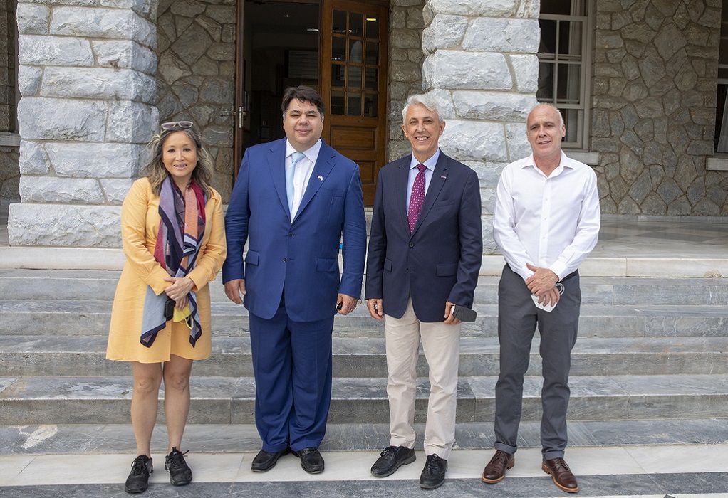 Επίσκεψη του Πρέσβη των ΗΠΑ στην Ελλάδα Τζορτζ Τσούνη στο Κολλέγιο Ανατόλια