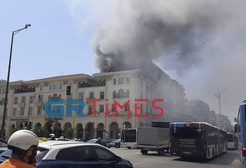 Θεσσαλονίκη-Φωτιά στην Αριστοτέλους: Δύο ανήλικοι στο Ιπποκράτειο-Ποια η κατάστασή τους (ΦΩΤΟ-VIDEO)