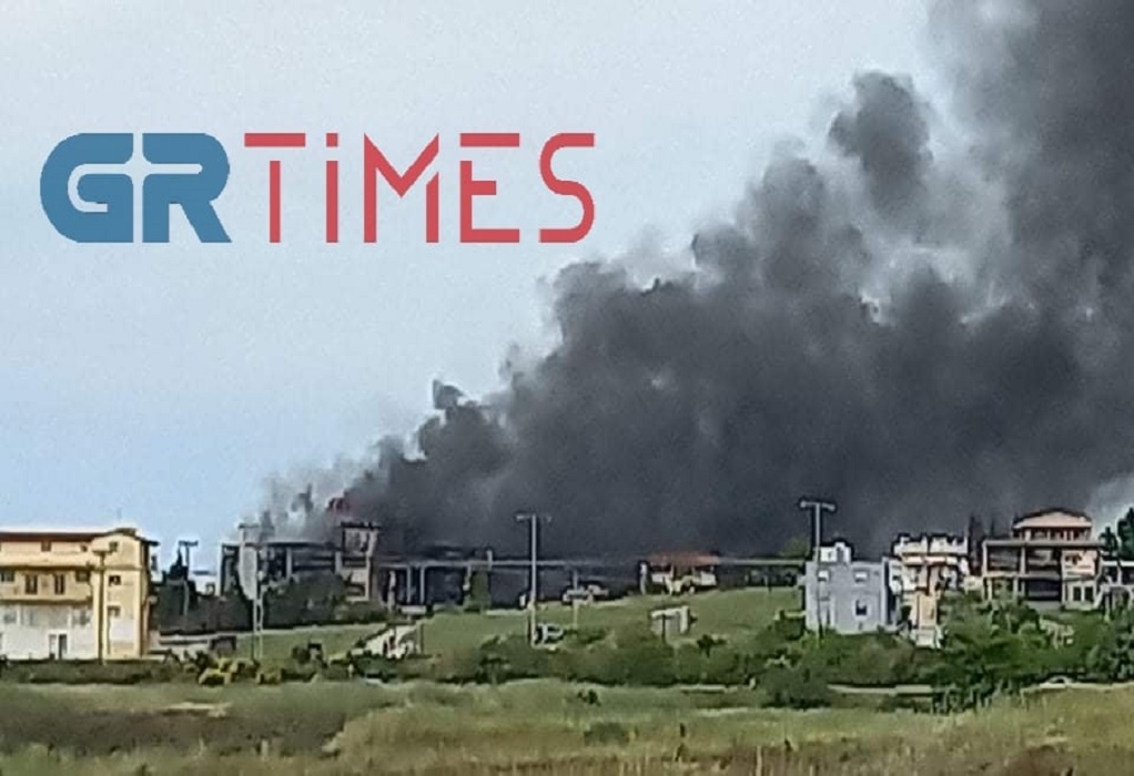 Θεσσαλονίκη: Φωτιά στον οικισμό Αγία Σοφία – Επί τόπου η Πυροσβεστική