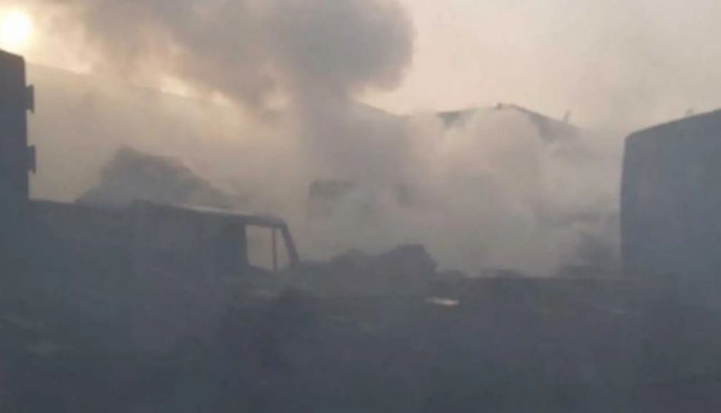 Φωτιά στο Ηράκλειο: Στάχτες το Κέντρο Ανακύκλωσης στη ΒΙΠΕ (VIDEO)