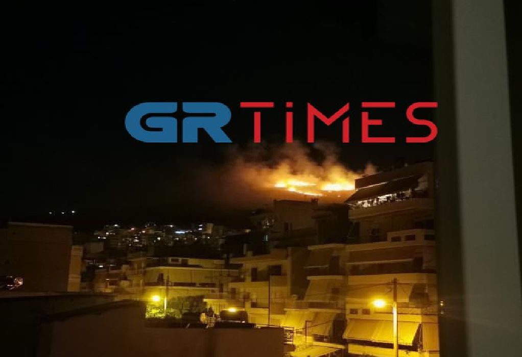 Φωτιά στο Σχιστό-Ορατή από σημεία της Αθήνας (ΦΩΤΟ-VIDEO)