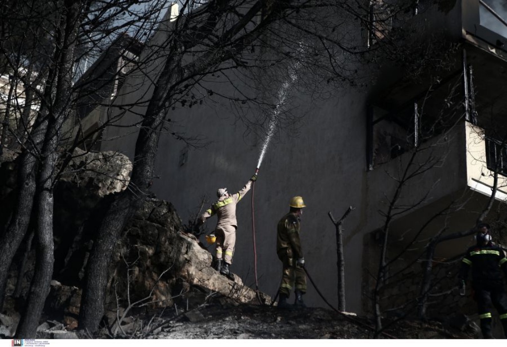 Βελτιωμένη η κατάσταση με την πυρκαγιά στην Άνω Βούλα – Ολονύχτια μάχη από επίγειες δυνάμεις