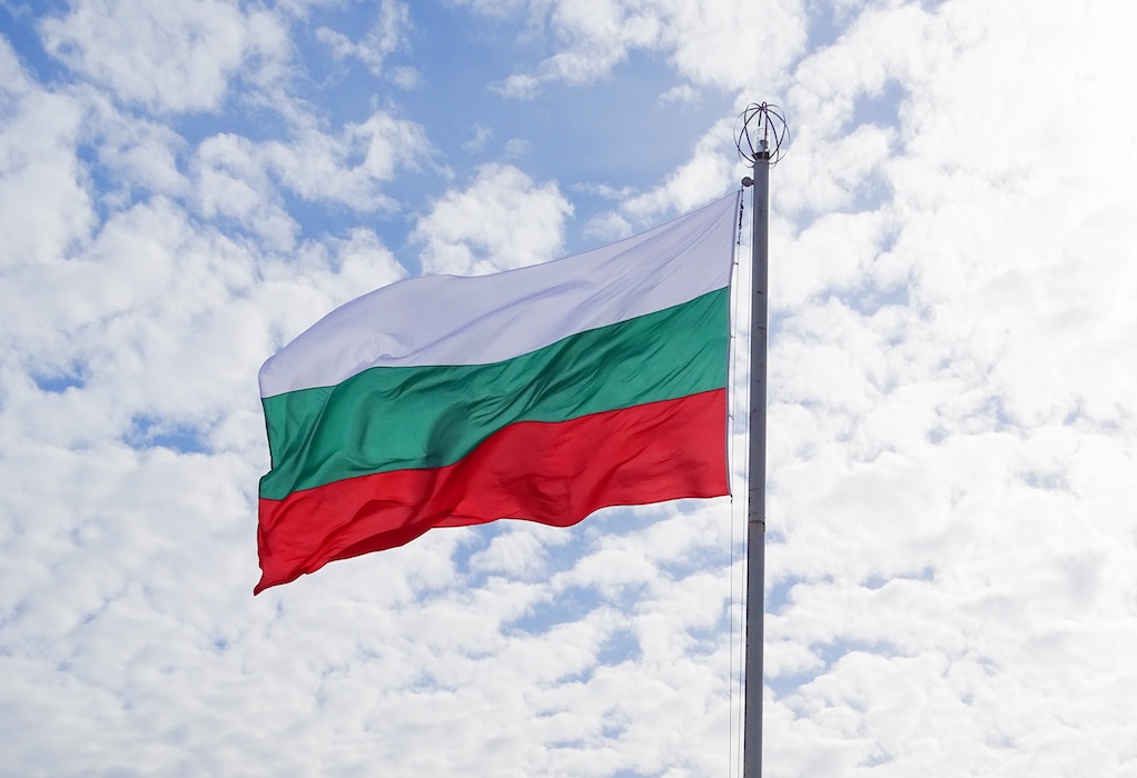Βουλγαρική πρεσβεία: Λυπηρή και παράνομη η συμπεριφορά του Βούλγαρου που κατέβασε την ελληνική σημαία 