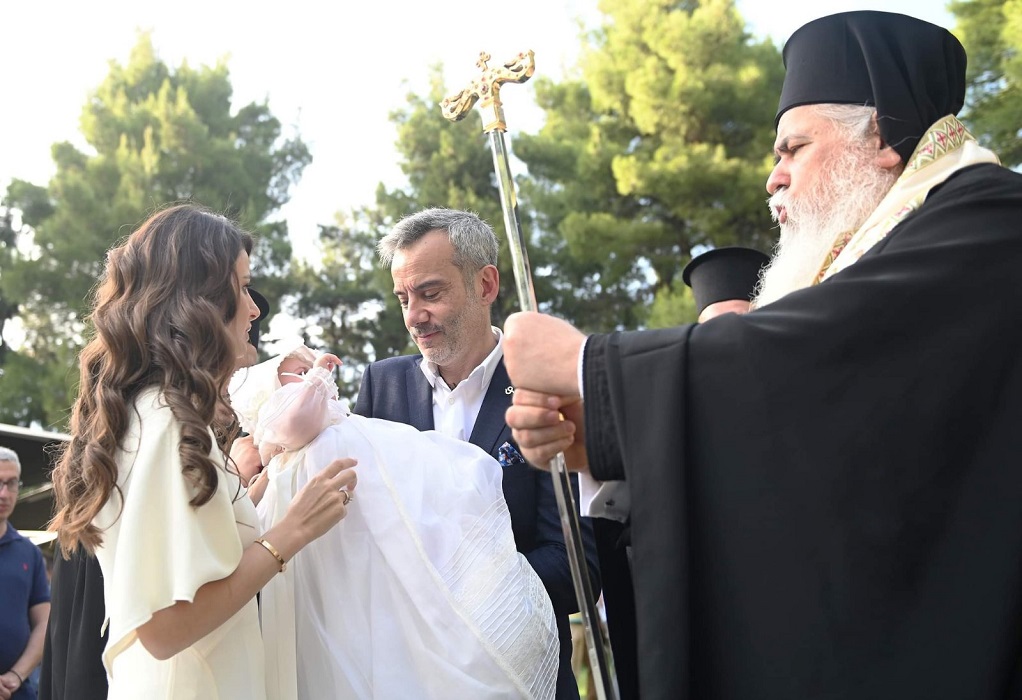 Θεσσαλονίκη: Το δεύτερο παιδί του Μ. Κυριζίδη βάφτισε ο Κ. Ζέρβας (ΦΩΤΟ)