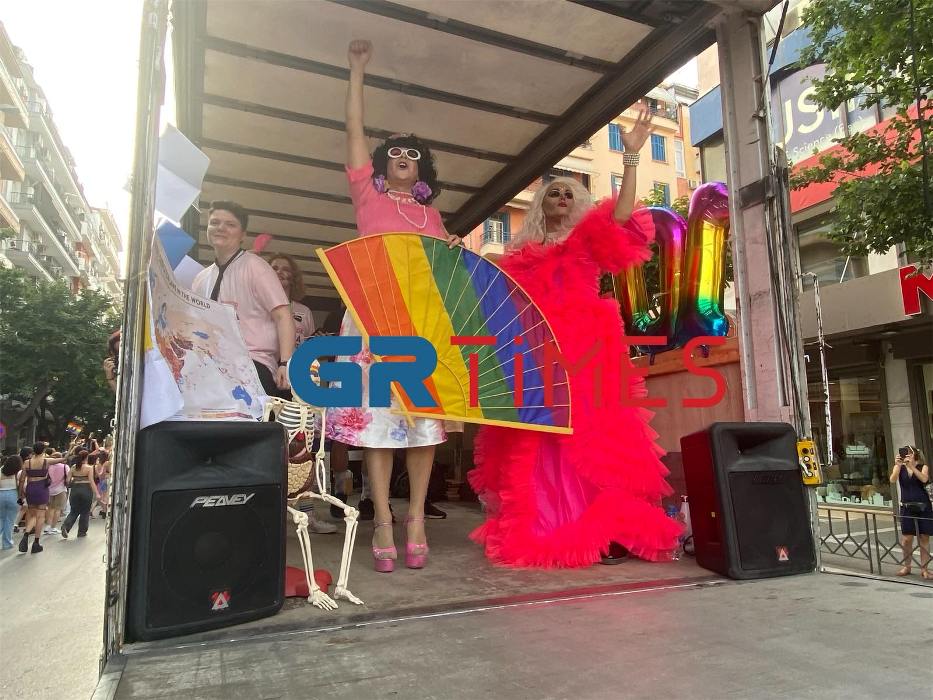LIVE:  Σε εξέλιξη η πορεία «Υπερηφάνειας» του 10ου Thessaloniki Pride