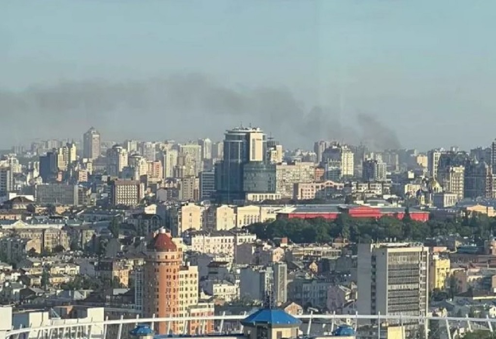 Ουκρανία: Πυραυλική επίθεση στο Κίεβο – Μπαράζ εκρήξεων (VIDEO) 