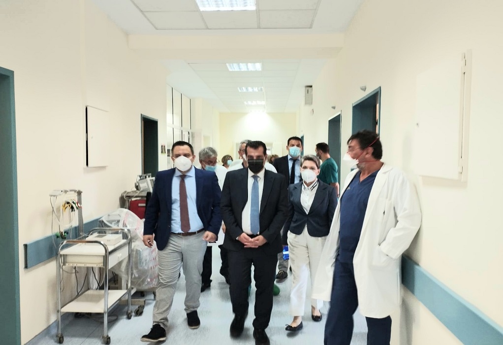 Το Γενικό Νοσοκομείο Αθηνών «Λαϊκό» επισκέφθηκε σήμερα ο Θ. Πλεύρης (ΦΩΤΟ)