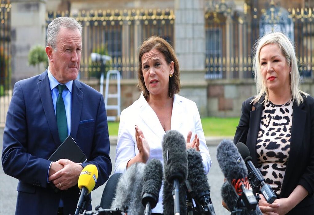 Β. Ιρλανδία: Το κόμμα Σιν Φέιν προειδοποιεί ότι το Λονδίνο θα παραβιάσει το διεθνές δίκαιο