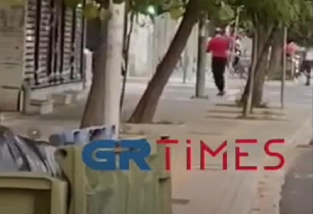 Θεσσαλονίκη: Το τζόκινγκ του υφυπουργού Εσωτερικών στο κέντρο της πόλης (VIDEO)