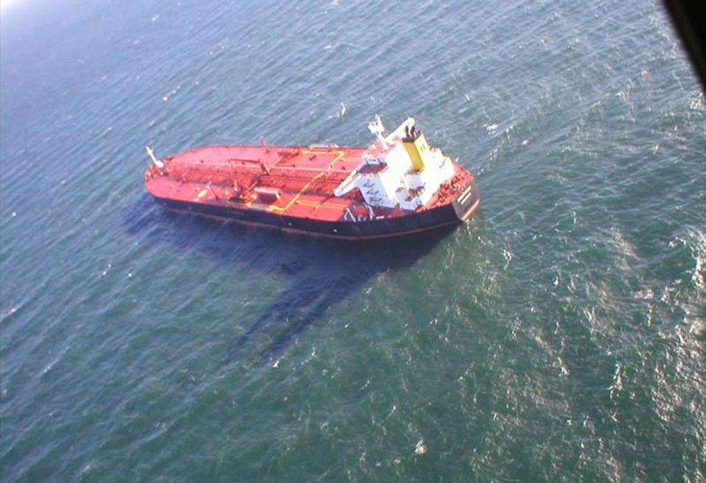 Lana: Το ρωσικό δεξαμενόπλοιο κατευθύνεται στο λιμάνι του Πειραιά