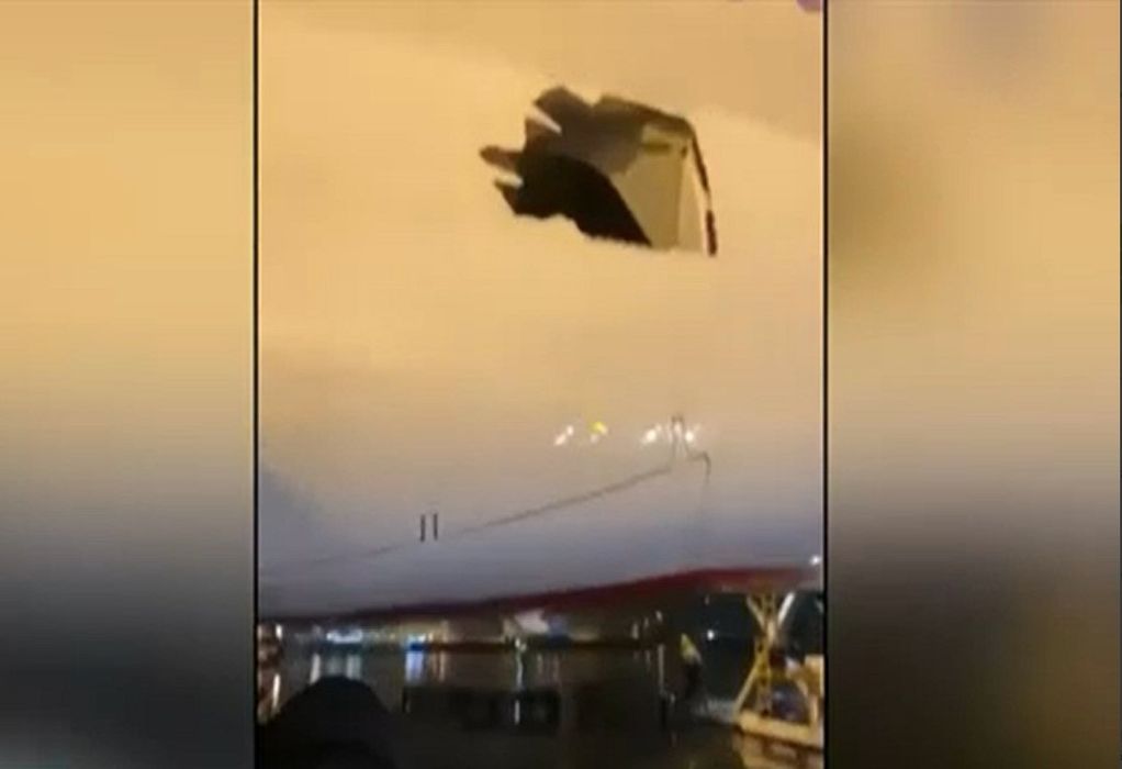 Πτήση-εφιάλτης: Αεροσκάφος έφτασε Αυστραλία με τρύπα στην άτρακτο (VIDEO)