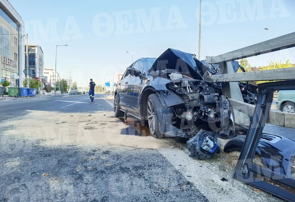 Τροχαίο με τρεις τραυματίες στο Μαρούσι-«Σμπαράλια» το αυτοκίνητο που επέβαιναν (ΦΩΤΟ)