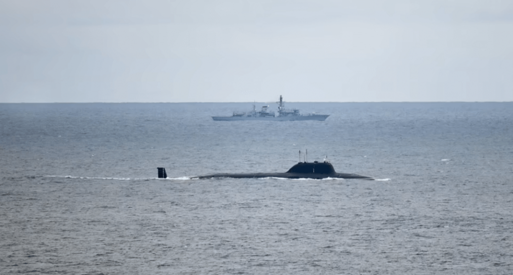 Το βρετανικό ναυτικό εκδίωξε ρωσικά υποβρύχια ανοιχτά της Νορβηγίας